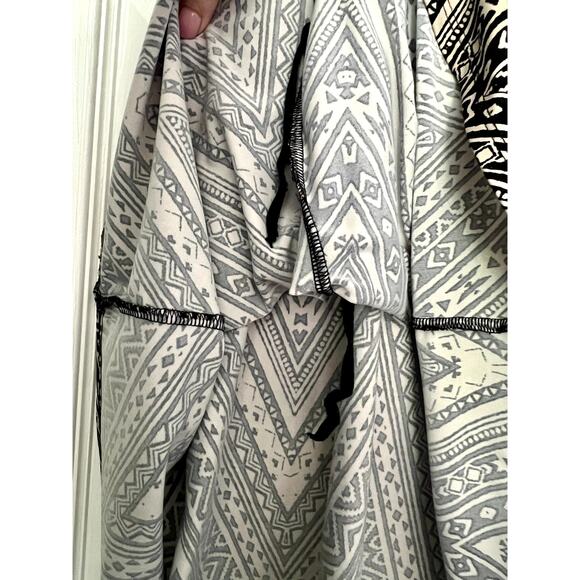 Women's Misia Short Dress Size Medium Chevron Tribal Geometric Tunic Cinch - Picture 6 of 7